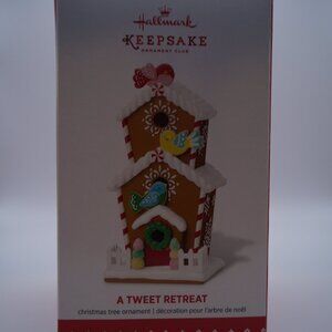 A Tweet Retreat - A Cookie Bird House!  Hallmark 2015